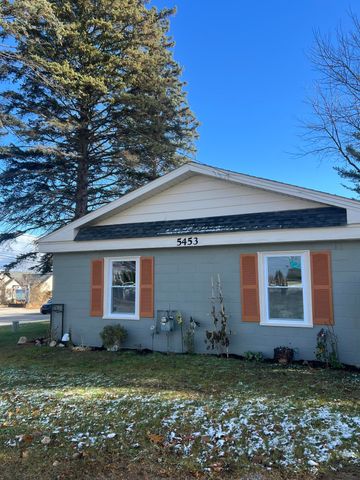 5453 W Houghton Lake Drive, Houghton Lake, MI 48629