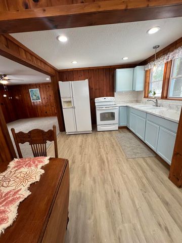 5453 W Houghton Lake Drive, Houghton Lake, MI 48629