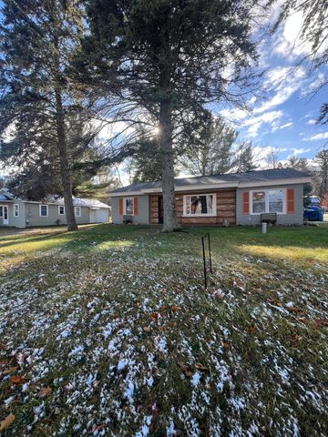 5453 W Houghton Lake Drive, Houghton Lake, MI 48629