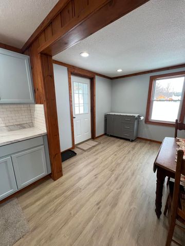 5453 W Houghton Lake Drive, Houghton Lake, MI 48629