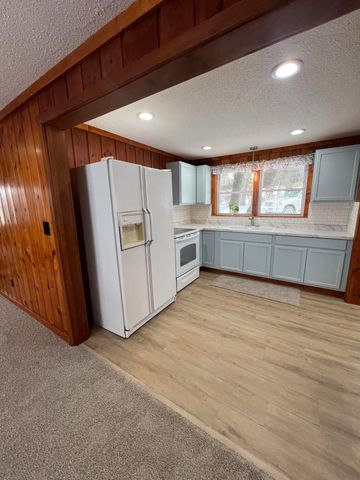 5453 W Houghton Lake Drive, Houghton Lake, MI 48629