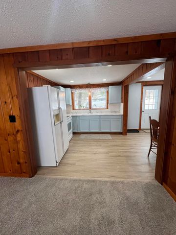 5453 W Houghton Lake Drive, Houghton Lake, MI 48629