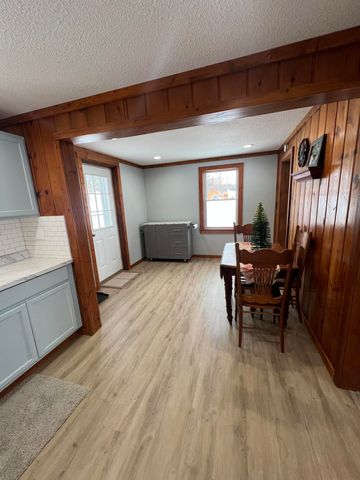 5453 W Houghton Lake Drive, Houghton Lake, MI 48629