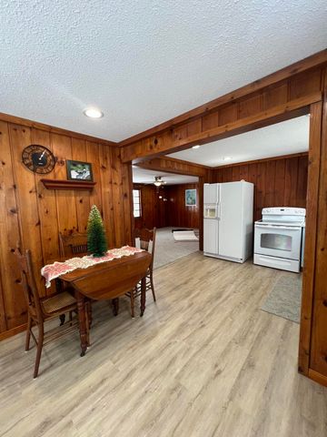 5453 W Houghton Lake Drive, Houghton Lake, MI 48629