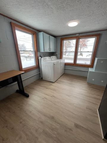 5453 W Houghton Lake Drive, Houghton Lake, MI 48629