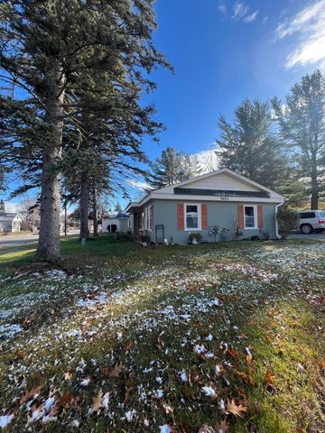 5453 W Houghton Lake Drive, Houghton Lake, MI 48629