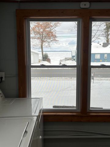 5453 W Houghton Lake Drive, Houghton Lake, MI 48629