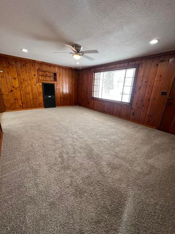 5453 W Houghton Lake Drive, Houghton Lake, MI 48629