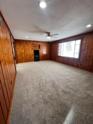 5453 W Houghton Lake Drive, Houghton Lake, MI 48629