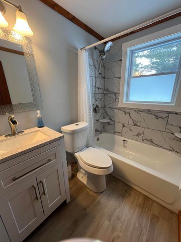 5453 W Houghton Lake Drive, Houghton Lake, MI 48629