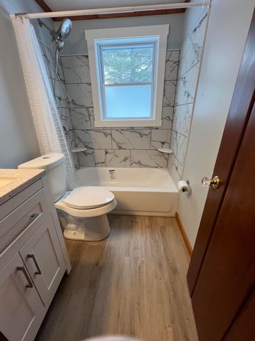 5453 W Houghton Lake Drive, Houghton Lake, MI 48629