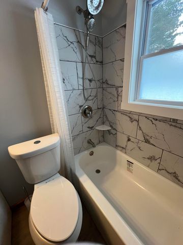 5453 W Houghton Lake Drive, Houghton Lake, MI 48629