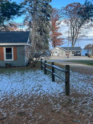 5453 W Houghton Lake Drive, Houghton Lake, MI 48629