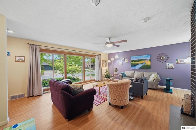 541 Lakewood Drive, Lincoln, NE 68510