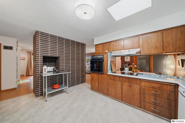 541 Lakewood Drive, Lincoln, NE 68510