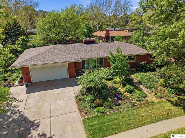 541 Lakewood Drive, Lincoln, NE 68510