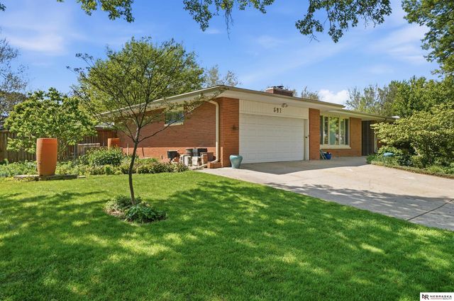 541 Lakewood Drive, Lincoln, NE 68510