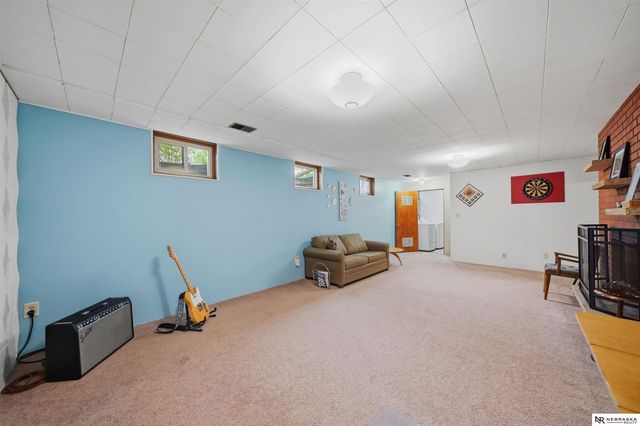541 Lakewood Drive, Lincoln, NE 68510