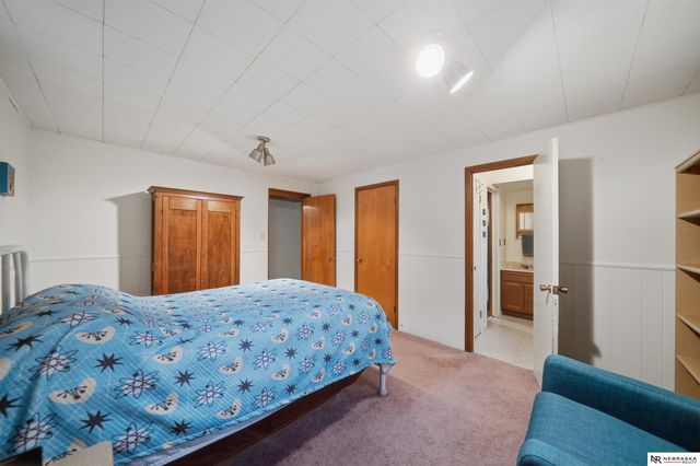 541 Lakewood Drive, Lincoln, NE 68510