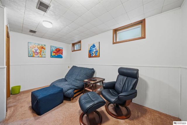 541 Lakewood Drive, Lincoln, NE 68510