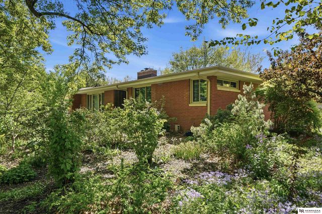 541 Lakewood Drive, Lincoln, NE 68510