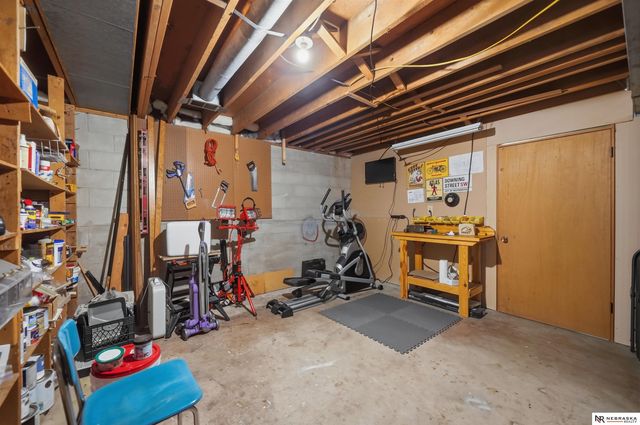 541 Lakewood Drive, Lincoln, NE 68510