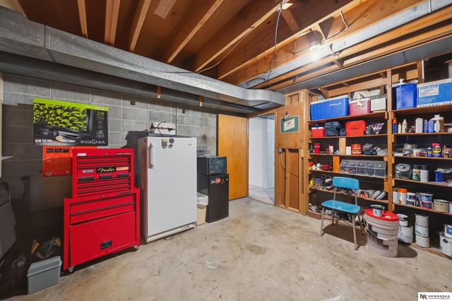 541 Lakewood Drive, Lincoln, NE 68510