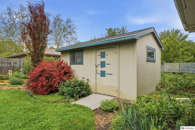 541 Lakewood Drive, Lincoln, NE 68510