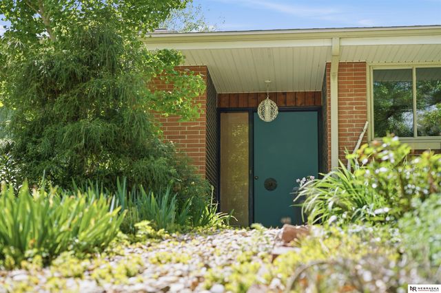541 Lakewood Drive, Lincoln, NE 68510