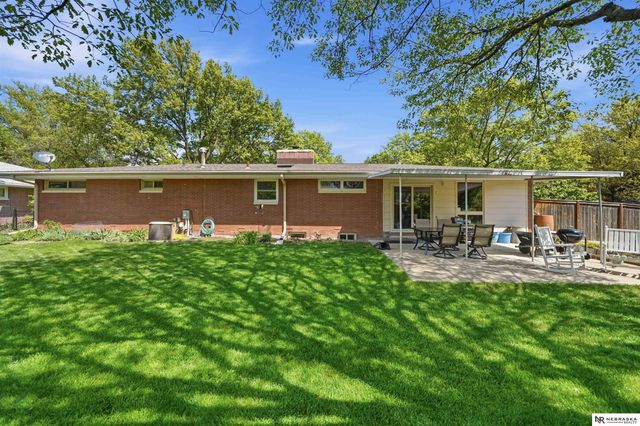 541 Lakewood Drive, Lincoln, NE 68510