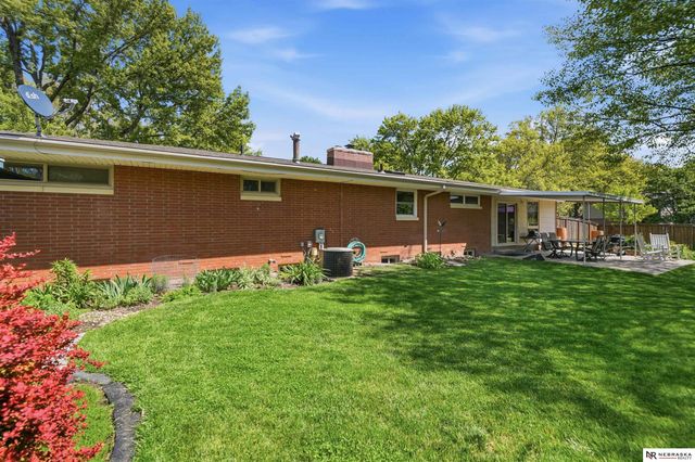 541 Lakewood Drive, Lincoln, NE 68510