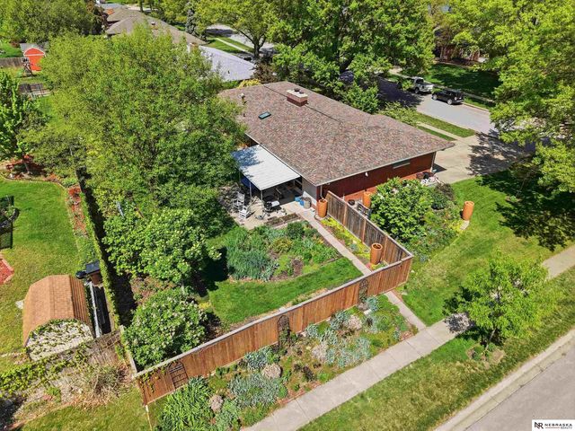 541 Lakewood Drive, Lincoln, NE 68510