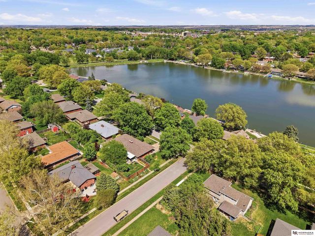 541 Lakewood Drive, Lincoln, NE 68510