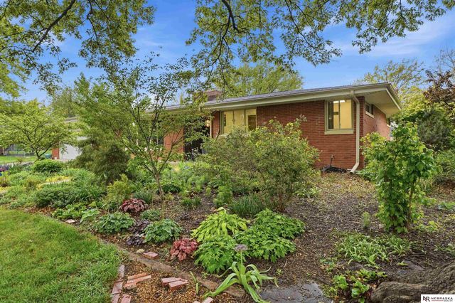 541 Lakewood Drive, Lincoln, NE 68510