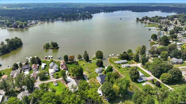 160 Ln 160a Turkey Lake, Hudson, IN 46747