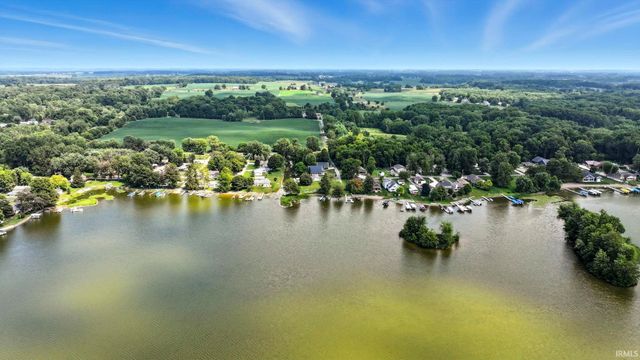 160 Ln 160a Turkey Lake, Hudson, IN 46747