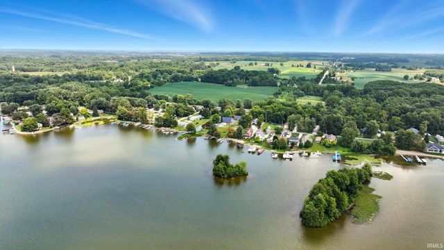 160 Ln 160a Turkey Lake, Hudson, IN 46747