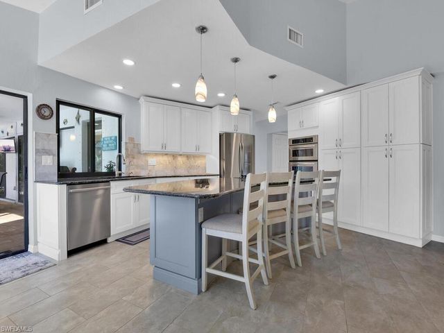 800 El Dorado PKWY W, Cape Coral, FL 33914