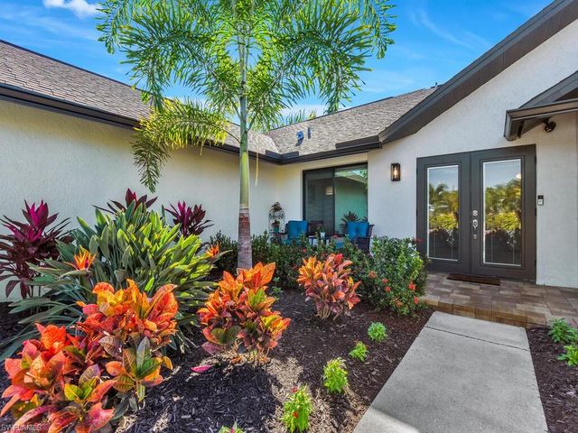 800 El Dorado PKWY W, Cape Coral, FL 33914