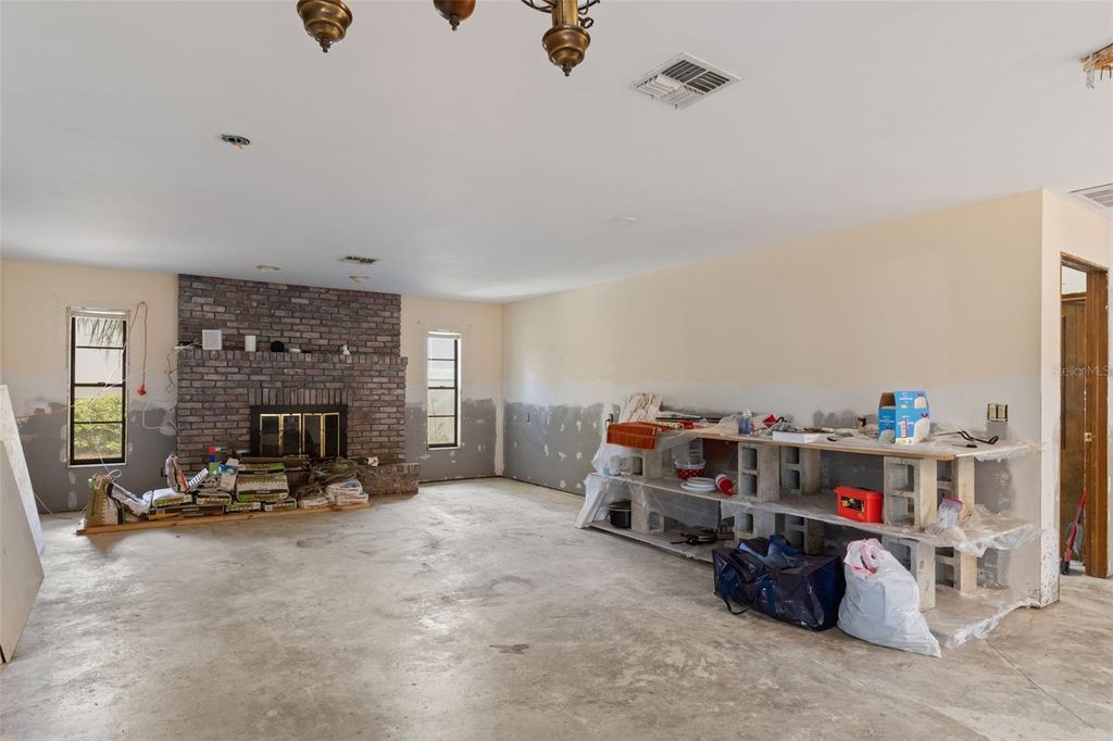 Image 9 of property listing at 5060 S STETSON POINT DRIVE, Homosassa, FL 34448