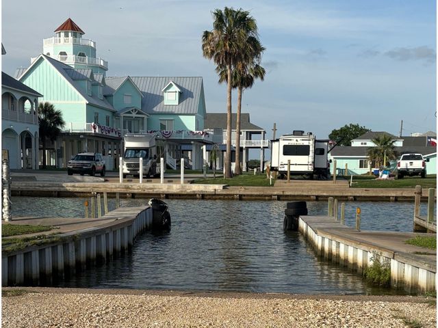 1256 Resort Road, Crystal Beach, TX 77650