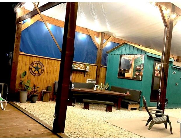 1256 Resort Road, Crystal Beach, TX 77650