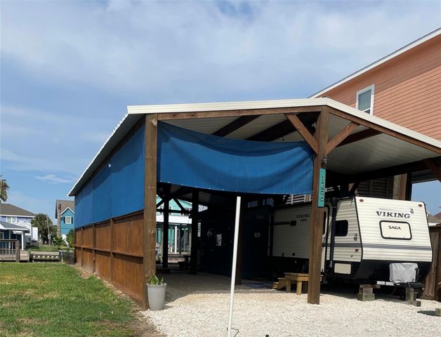 1256 Resort Road, Crystal Beach, TX 77650