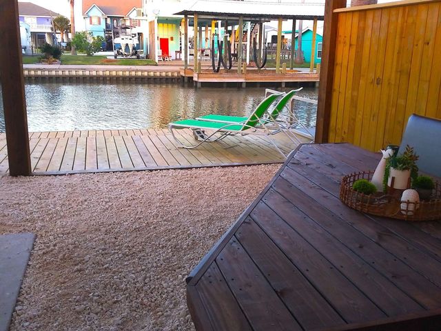 1256 Resort Road, Crystal Beach, TX 77650
