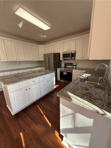 1752 Schooner Strait CT, Virginia Beach, VA 23453