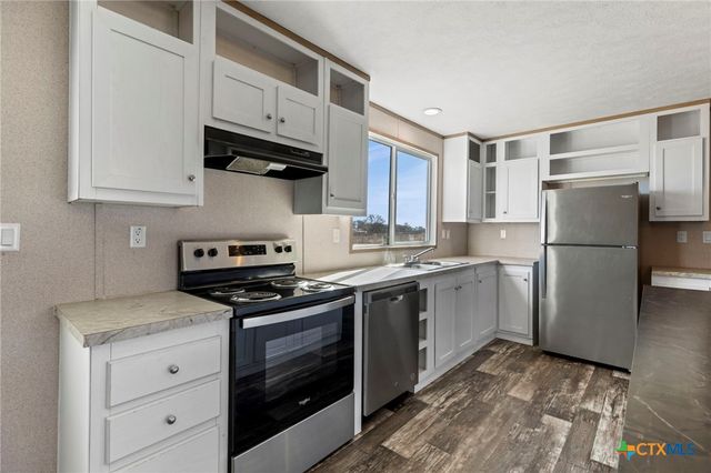 190 Branding Iron Trail, Lockhart, TX 78644