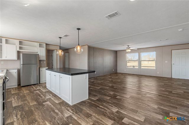 190 Branding Iron Trail, Lockhart, TX 78644