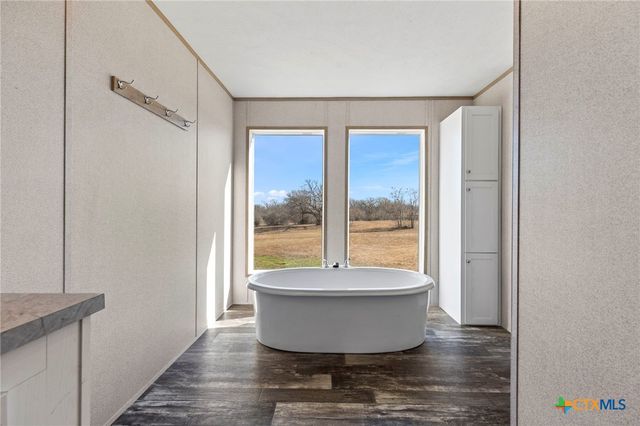 190 Branding Iron Trail, Lockhart, TX 78644