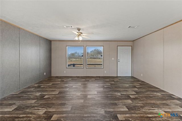 190 Branding Iron Trail, Lockhart, TX 78644