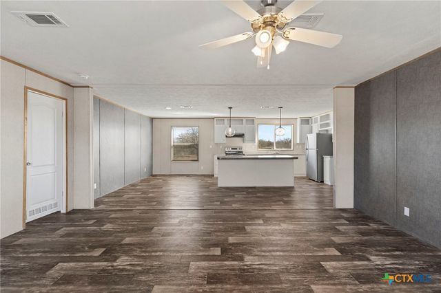 190 Branding Iron Trail, Lockhart, TX 78644